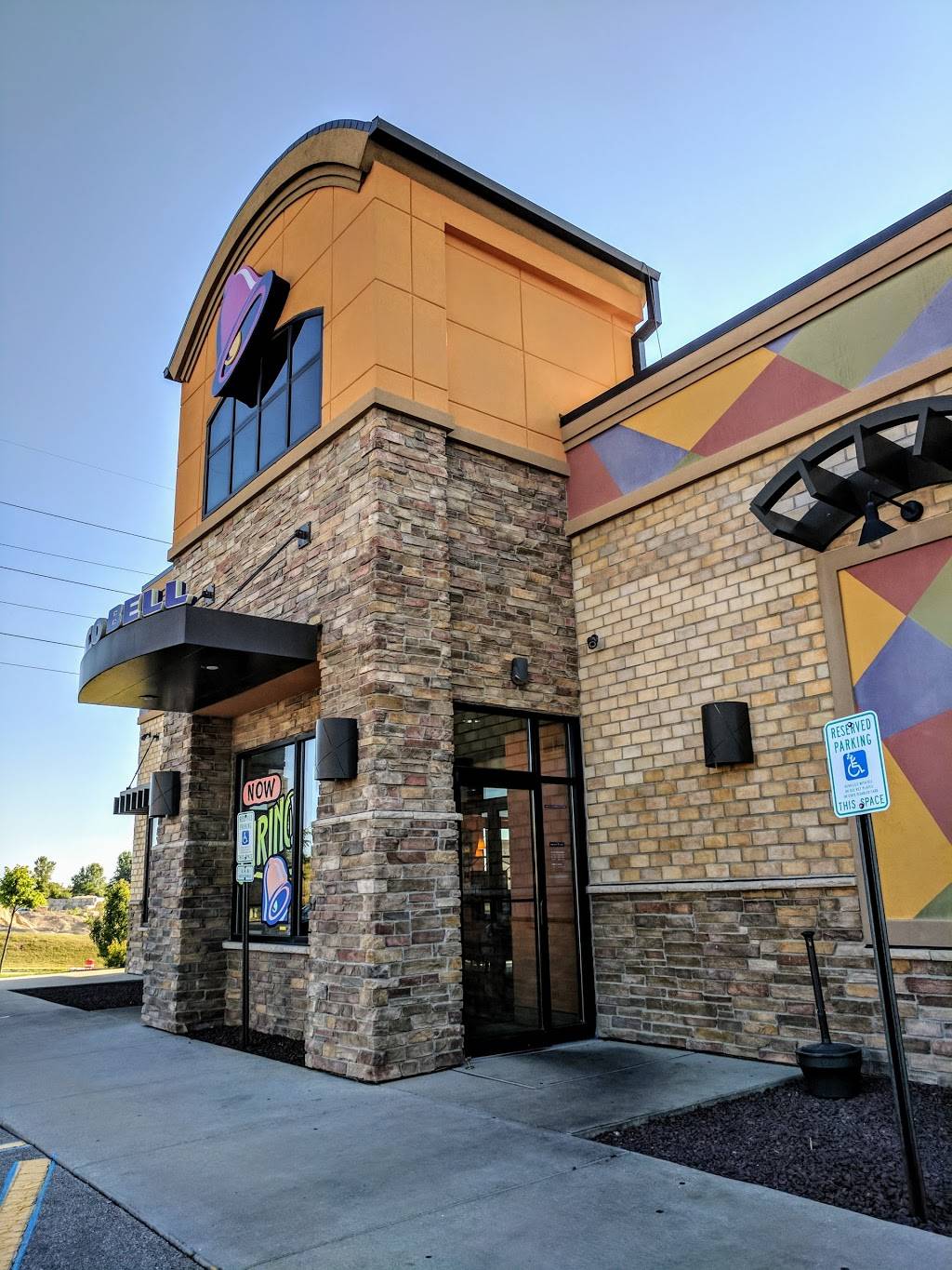 Taco Bell | meal takeaway | 6275 McKee Rd, Fitchburg, WI 53719, USA | 6082741564 OR +1 608-274-1564