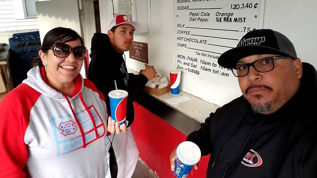 Taylor Brothers Hot Dogs | restaurant | 336 Union St, Watsonville, CA 95076, USA | 8317222402 OR +1 831-722-2402