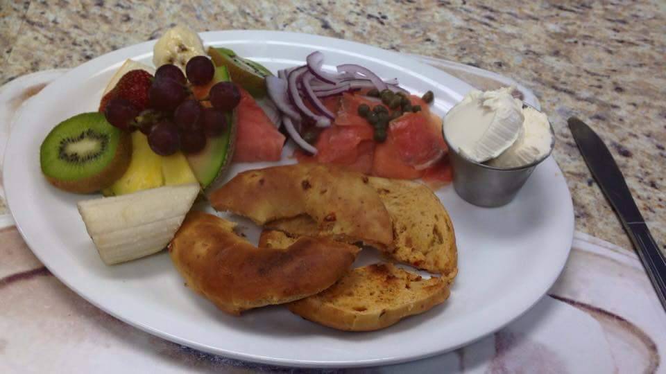 Petit Carrefour (Le) | restaurant | 1904, ch Gascon, Terrebonne, QC J6X 2E4, Canada | 4504922639 OR +1 450-492-2639