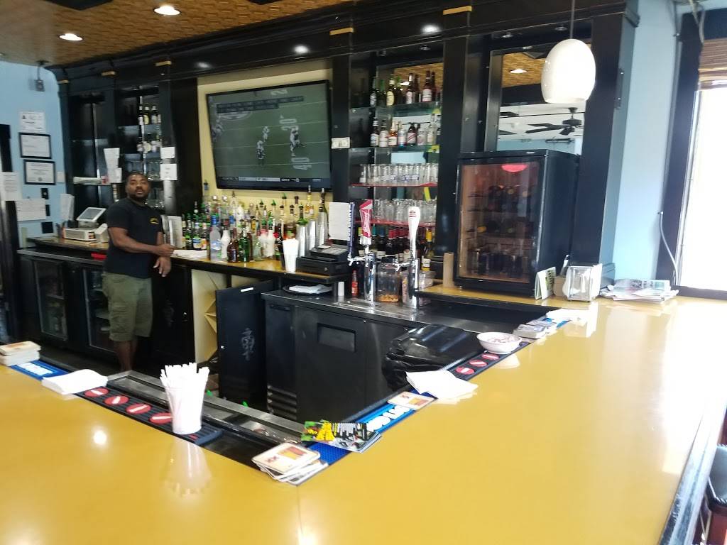 Jamaica House Sports Bar & Grill | restaurant | 2206 Carolina Beach Rd, Wilmington, NC 28401, USA | 9108338347 OR +1 910-833-8347