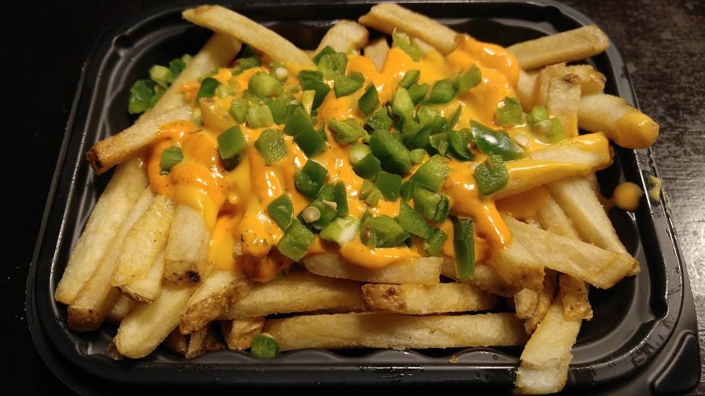 Wendys | restaurant | 5660 Highland Rd, Waterford Twp, MI 48327, USA | 2486731111 OR +1 248-673-1111