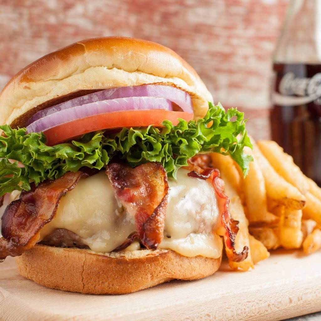 Uncle Bucks Fish Bowl and Grill | restaurant | 1000 Bass Pro Shops Dr, East Peoria, IL 61611, USA | 3094273300 OR +1 309-427-3300