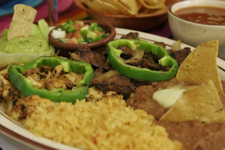 Avilas Mexican Food | restaurant | 6232 N Mesa St, El Paso, TX 79912, USA | 9155843621 OR +1 915-584-3621
