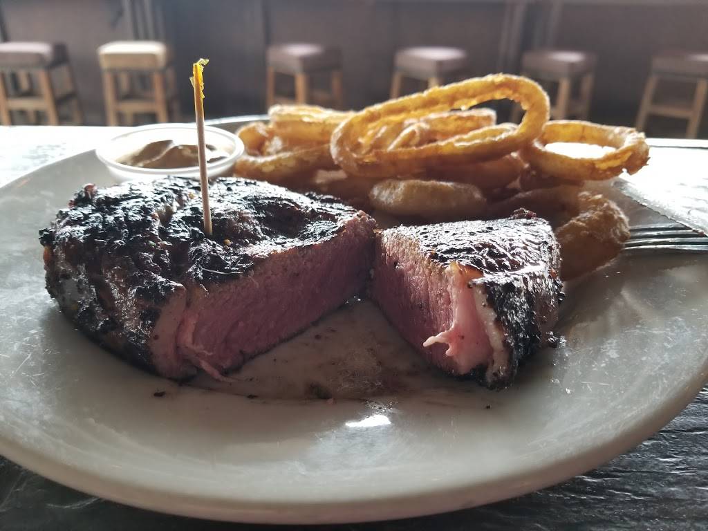 Lee Harveys | restaurant | 1807 Gould St, Dallas, TX 75215, USA | 2144281555 OR +1 214-428-1555