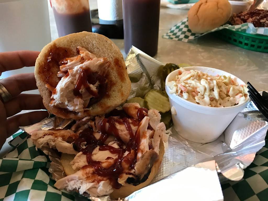 The Filling Station | restaurant | 333 SE Douglas St, Lees Summit, MO 64063, USA | 8163470794 OR +1 816-347-0794