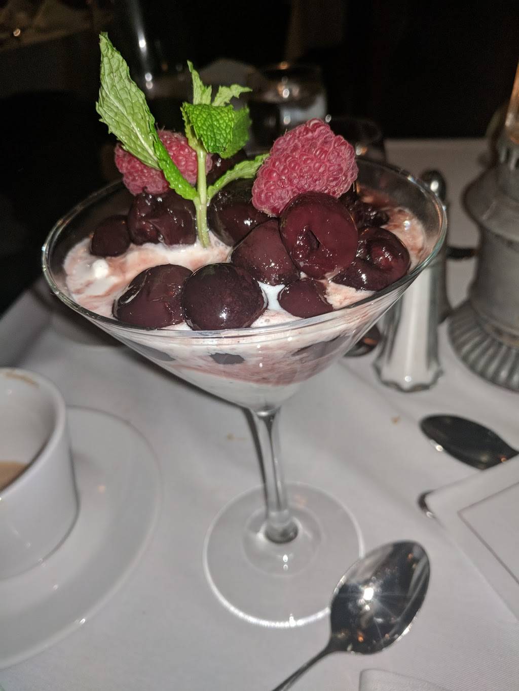 The Anvil Club | restaurant | 309 Meier St, East Dundee, IL 60118, USA | 8474267710 OR +1 847-426-7710