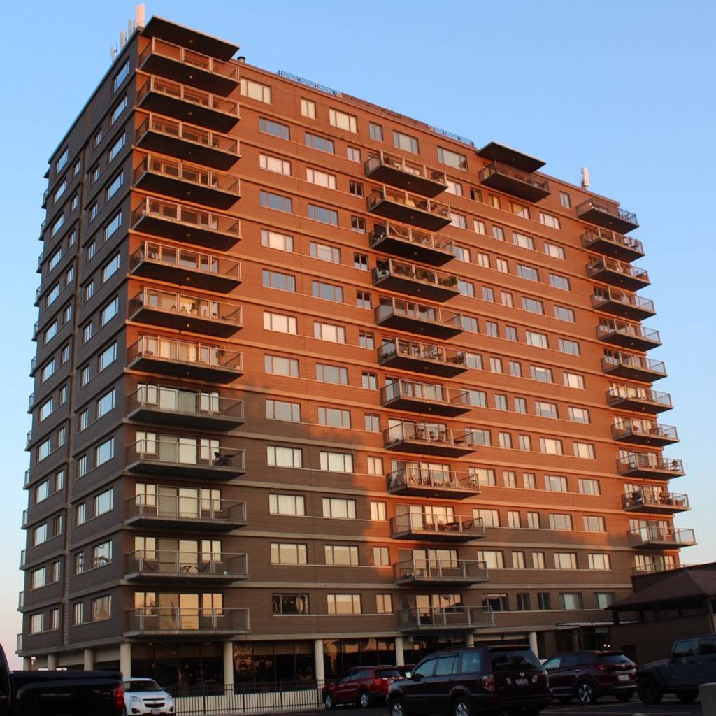 Highland Tower Apartments Mount Adams | restaurant | 1071 Celestial St, Cincinnati, OH 45202, USA | 5132412121 OR +1 513-241-2121