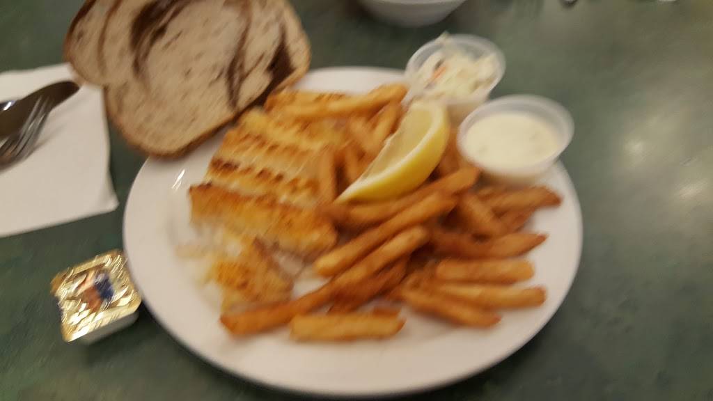 Chucks Place Family Restaurant | restaurant | 406 N Main St, Thiensville, WI 53092, USA | 2622429797 OR +1 262-242-9797