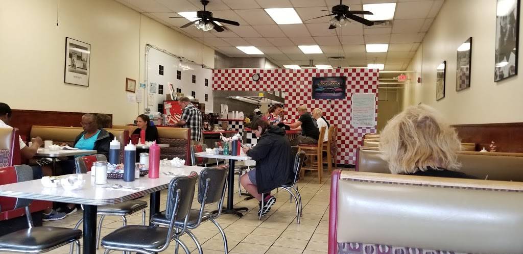 Yannis Family Restaurant | restaurant | 850 S Valley Forge Rd # 10, Lansdale, PA 19446, USA | 2154123373 OR +1 215-412-3373