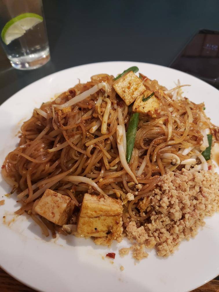 Hong Thai | restaurant | 12998 Main St, Rogers, MN 55374, USA | 7634258218 OR +1 763-425-8218