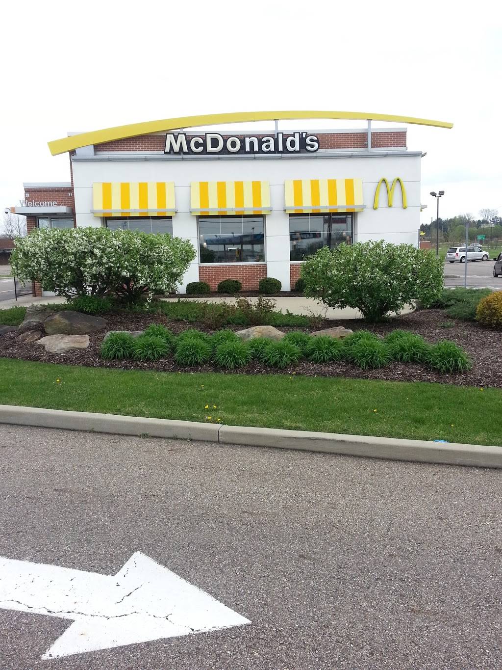 McDonalds | cafe | 3700 Harmont Ave NE, Canton, OH 44705, USA | 3304555577 OR +1 330-455-5577