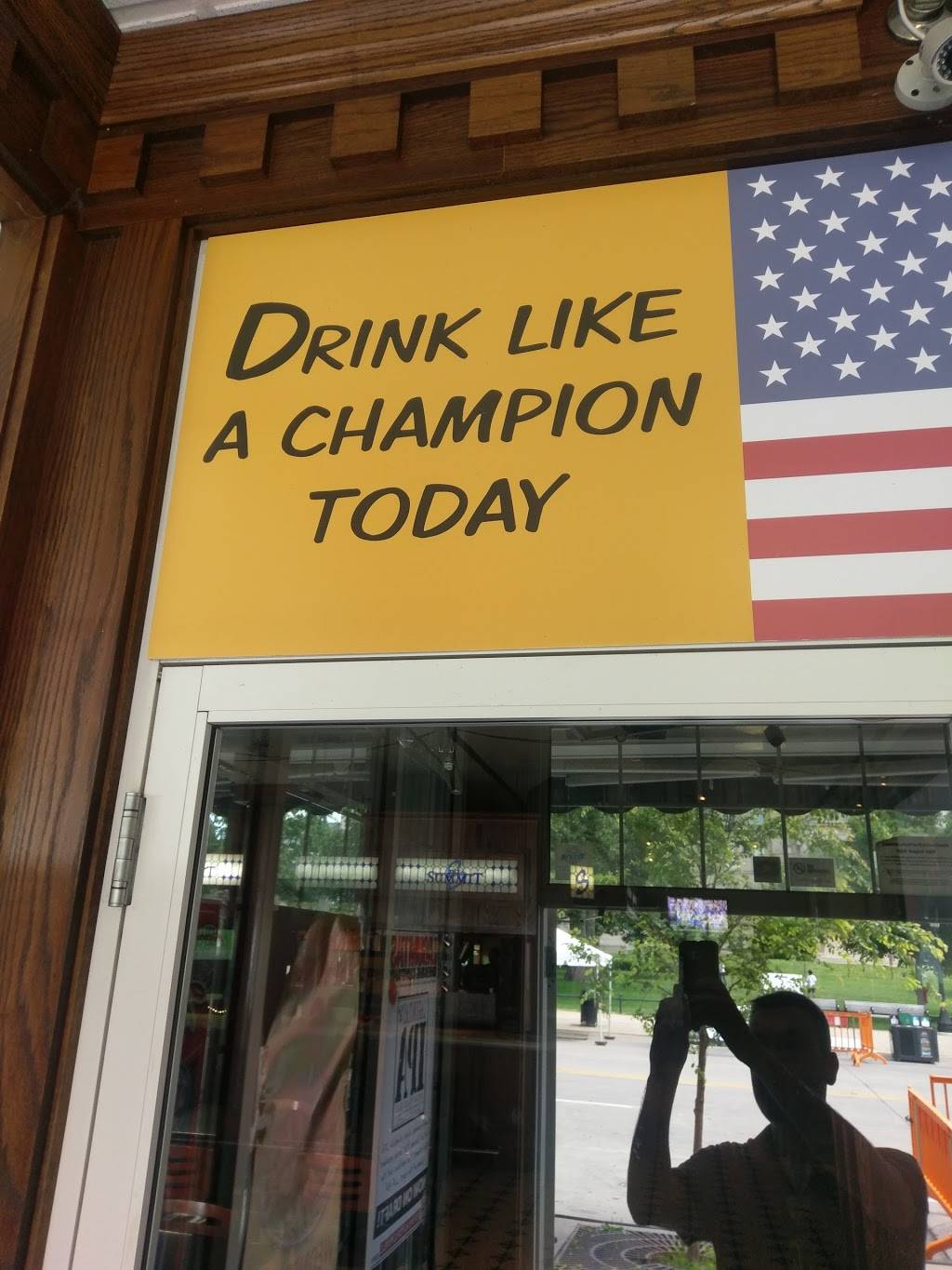 Summit | restaurant | 10 S Clinton St, Iowa City, IA 52240, USA | 3193547482 OR +1 319-354-7482