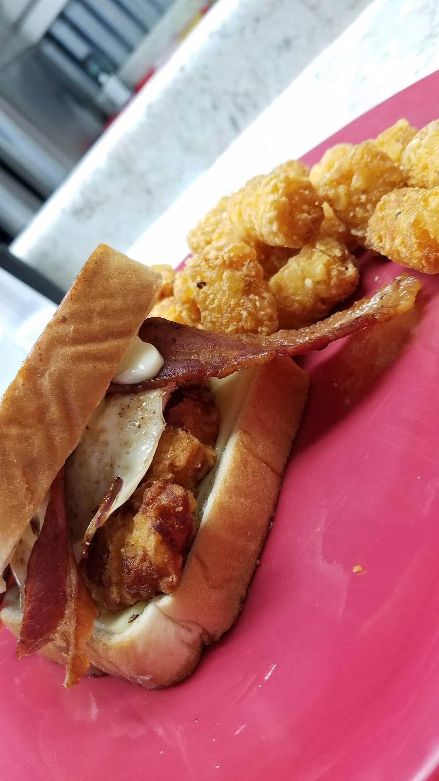 Moms Diner | restaurant | 331 S Main St, Oakland City, IN 47660, USA | 8127493114 OR +1 812-749-3114