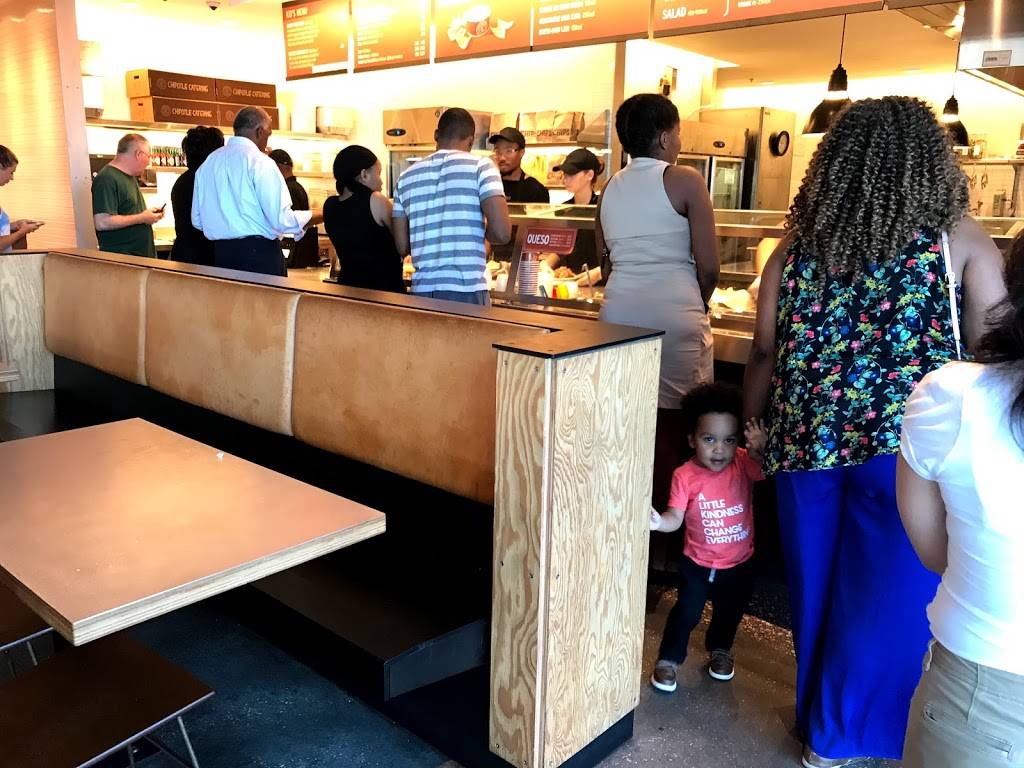 Chipotle Mexican Grill | restaurant | 18019 Highwoods Preserve Pkwy, Tampa, FL 33647, USA | 8139771520 OR +1 813-977-1520