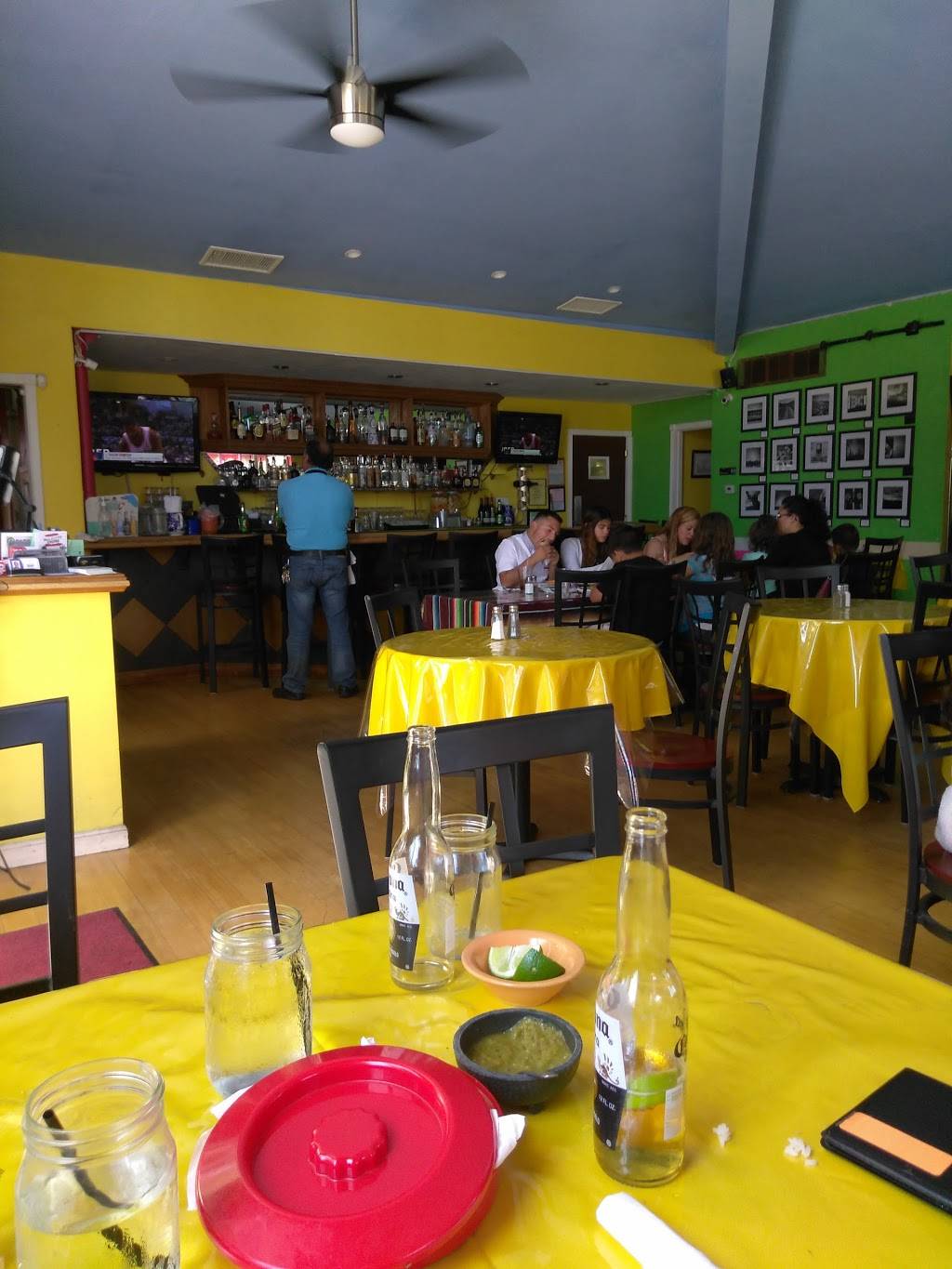 El Comal | restaurant | 3946 Illinois St, San Diego, CA 92104, USA | 6192948292 OR +1 619-294-8292