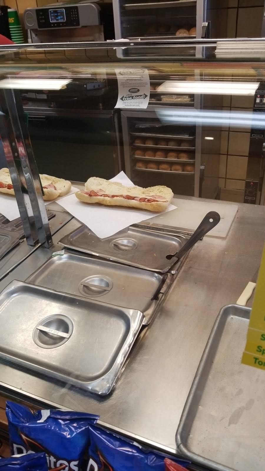 Subway | restaurant | 246 CA-65, Lindsay, CA 93247, USA | 5595620077 OR +1 559-562-0077