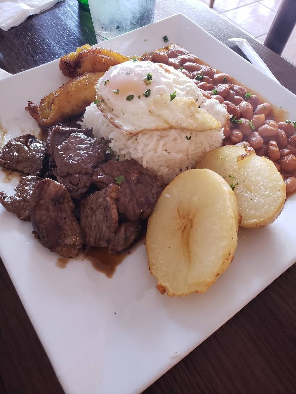 Los Kausitas Restaurant | restaurant | 112 N 46th Ave, Hollywood, FL 33021, USA | 9545057356 OR +1 954-505-7356