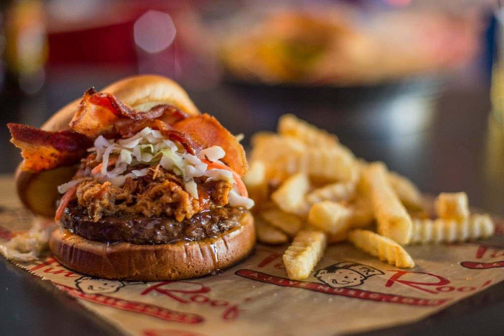 Tin Roof | restaurant | 3921 Shelbyville Rd, Louisville, KY 40207, USA | 5028951914 OR +1 502-895-1914