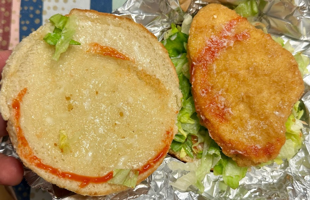 Crown fried chicken and pizza halal | restaurant | 3500 Main St, Buffalo, NY 14226, USA | 7167991801 OR +1 716-799-1801