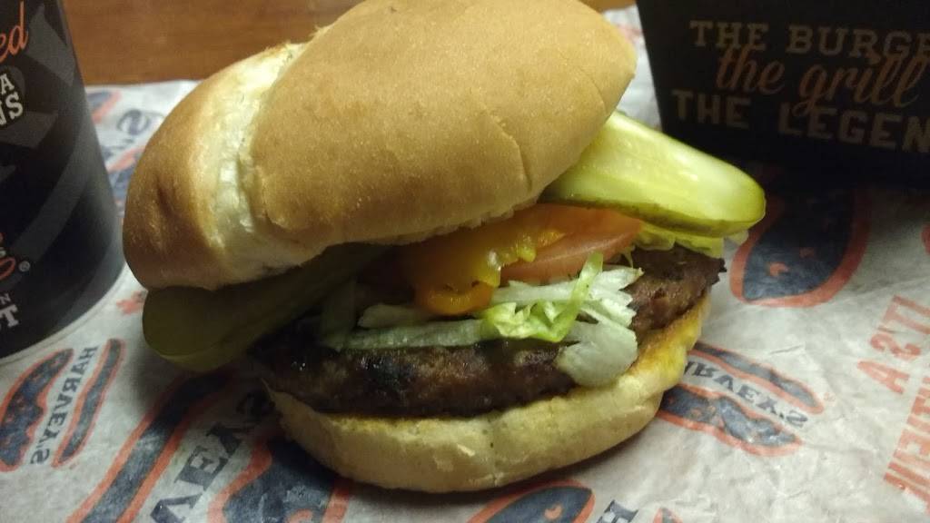 Harveys | restaurant | 60 McNaughton Ave, Wallaceburg, ON N8A 1R9, Canada | 5196277950 OR +1 519-627-7950