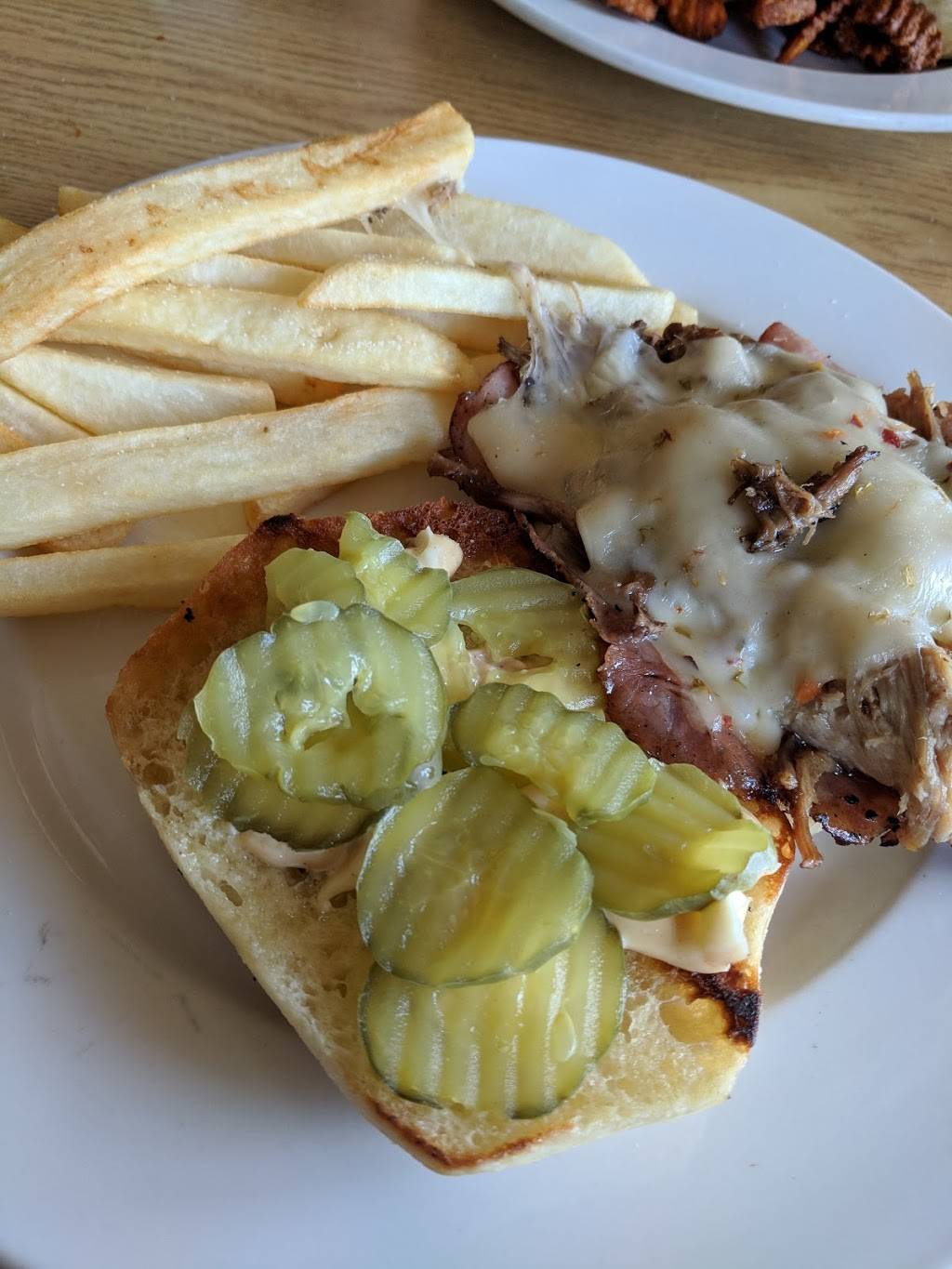 Spankys Hideaway | restaurant | 5208 W County Line Rd, Mequon, WI 53092, USA | 2622423677 OR +1 262-242-3677