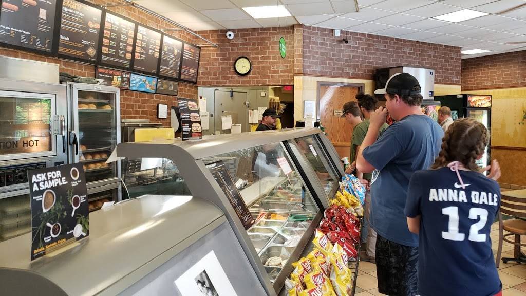 Subway | restaurant | 1701 US-64, Benton, TN 37307, USA | 4232999085 OR +1 423-299-9085