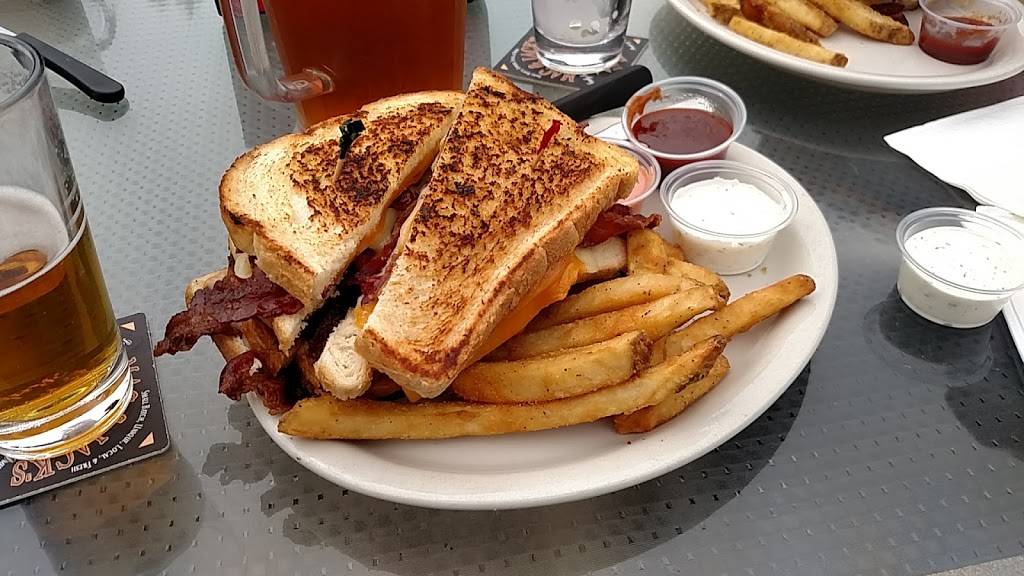 Sportys Beef & Brew | restaurant | 6503 Evergreen Way, Everett, WA 98203, USA | 4253471733 OR +1 425-347-1733