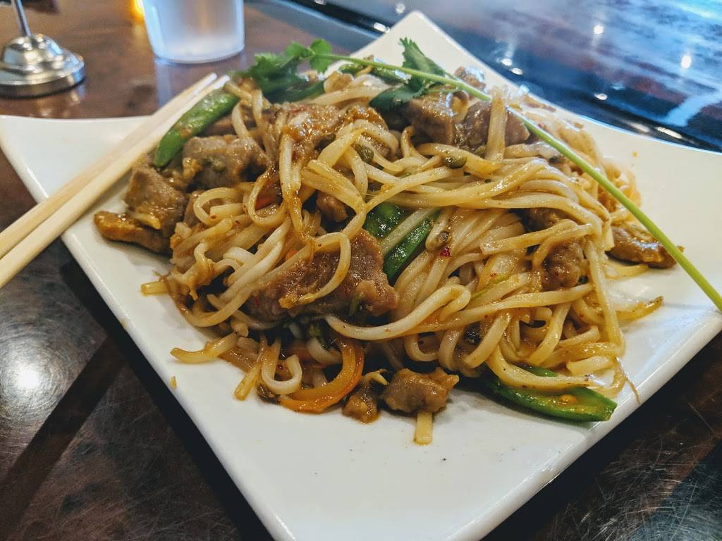 Noodles Asian Bistro | restaurant | 7850 Poplar Ave #12, Germantown, TN 38138, USA | 9017551117 OR +1 901-755-1117