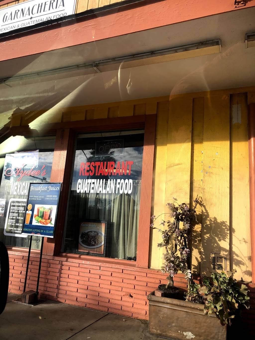 Aydees Restaurant | restaurant | 1072 E Vista Way, Vista, CA 92084, USA | 7607230110 OR +1 760-723-0110