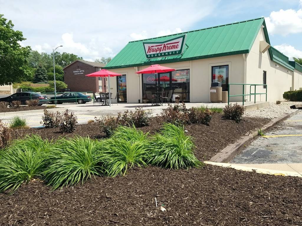 Krispy Kreme | bakery | 707 S 72nd St, Omaha, NE 68114, USA | 4029325581 OR +1 402-932-5581