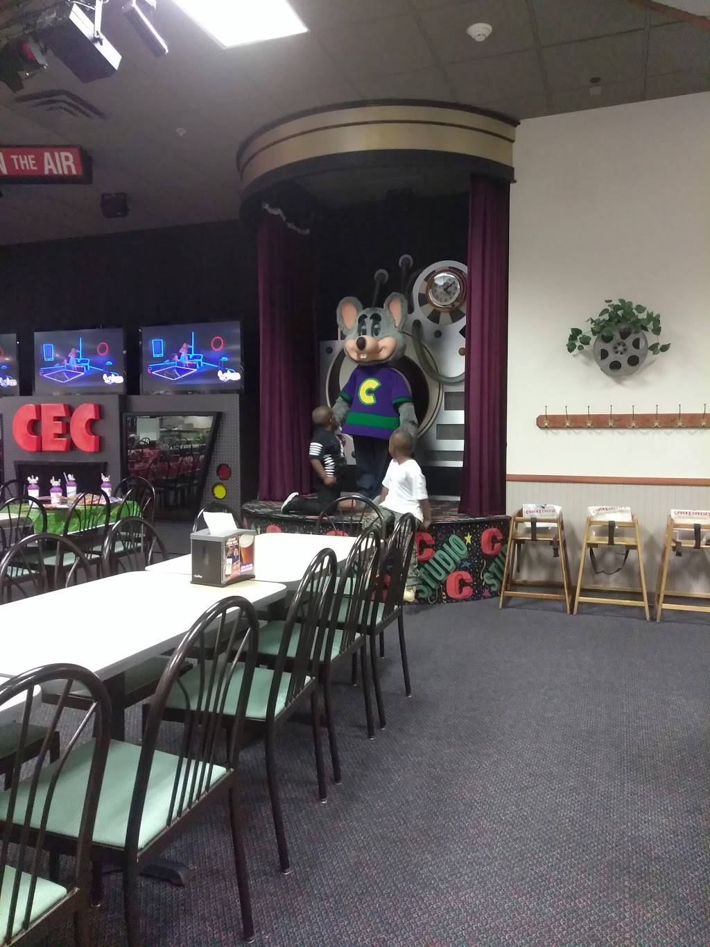 Chuck E. Cheese | restaurant | 3130 W Ridge Rd, Rochester, NY 14626, USA | 5852276360 OR +1 585-227-6360