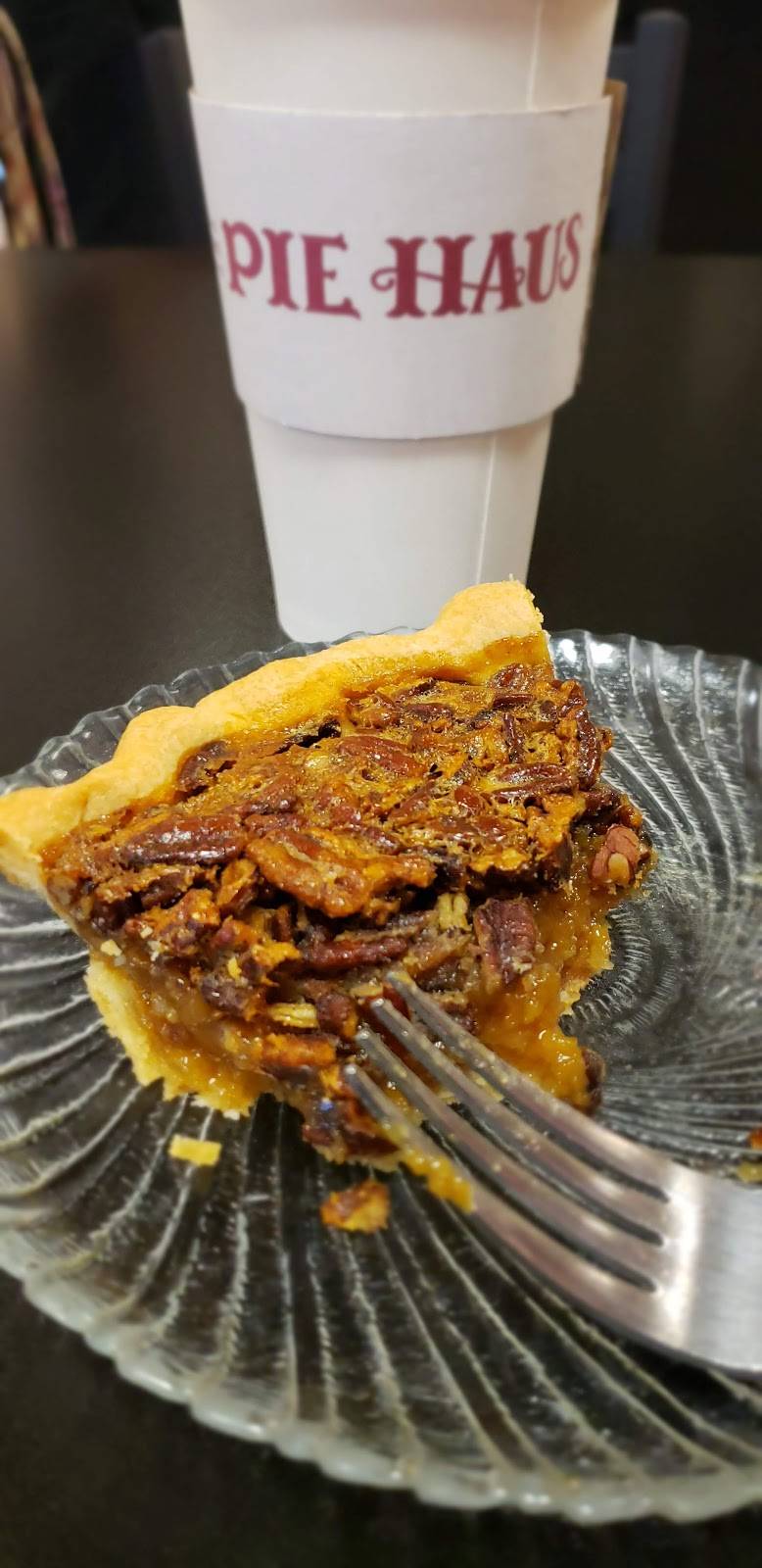 The Pie Haus | restaurant | 46 W High St, Carlisle, PA 17013, USA | 7174046939 OR +1 717-404-6939