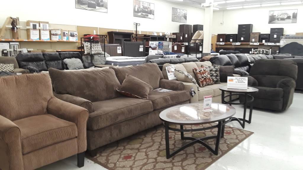 Hall Plaza | shopping mall | 4701 W Diversey Ave, Chicago, IL 60639, USA | 7737364100 OR +1 773-736-4100