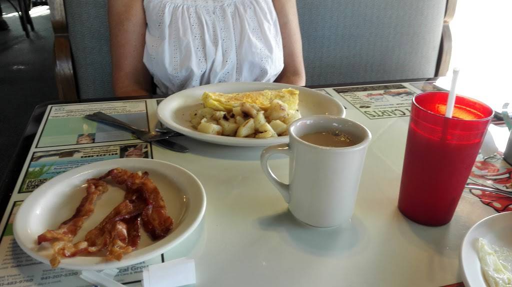 Patches Family Restaurant | restaurant | 501 E Venice Ave, Venice, FL 34285, USA | 9414846713 OR +1 941-484-6713