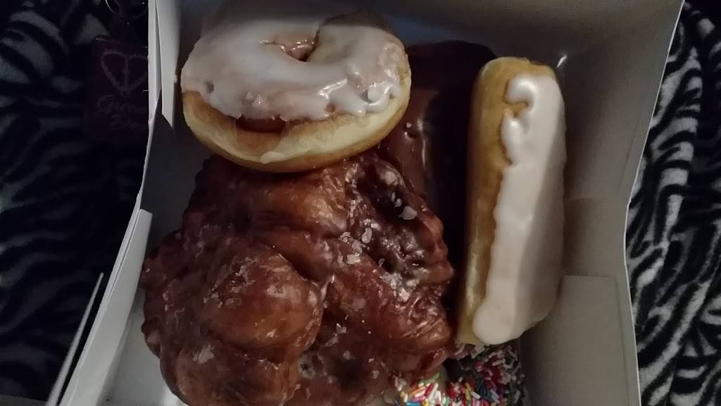 Donut Haven | bakery | 13807 P St, Omaha, NE 68137, USA | 4028619283 OR +1 402-861-9283