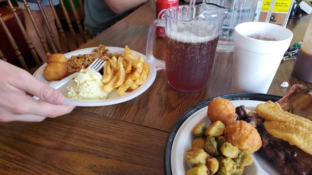 Bears Den BBQ | restaurant | 130 US-64, Ocoee, TN 37361, USA | 4233385757 OR +1 423-338-5757