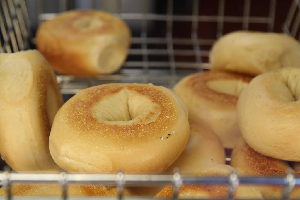 High Point Bagel | restaurant | 1228 Eastchester Dr, High Point, NC 27265, USA | 3368755050 OR +1 336-875-5050