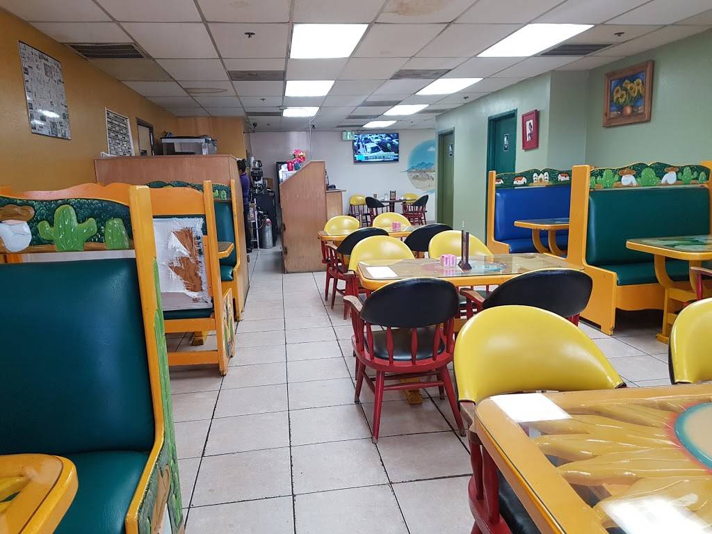 Pitic Restaurant and Lounge | restaurant | 1580 E Pima St, Phoenix, AZ 85034, USA | 6022580524 OR +1 602-258-0524