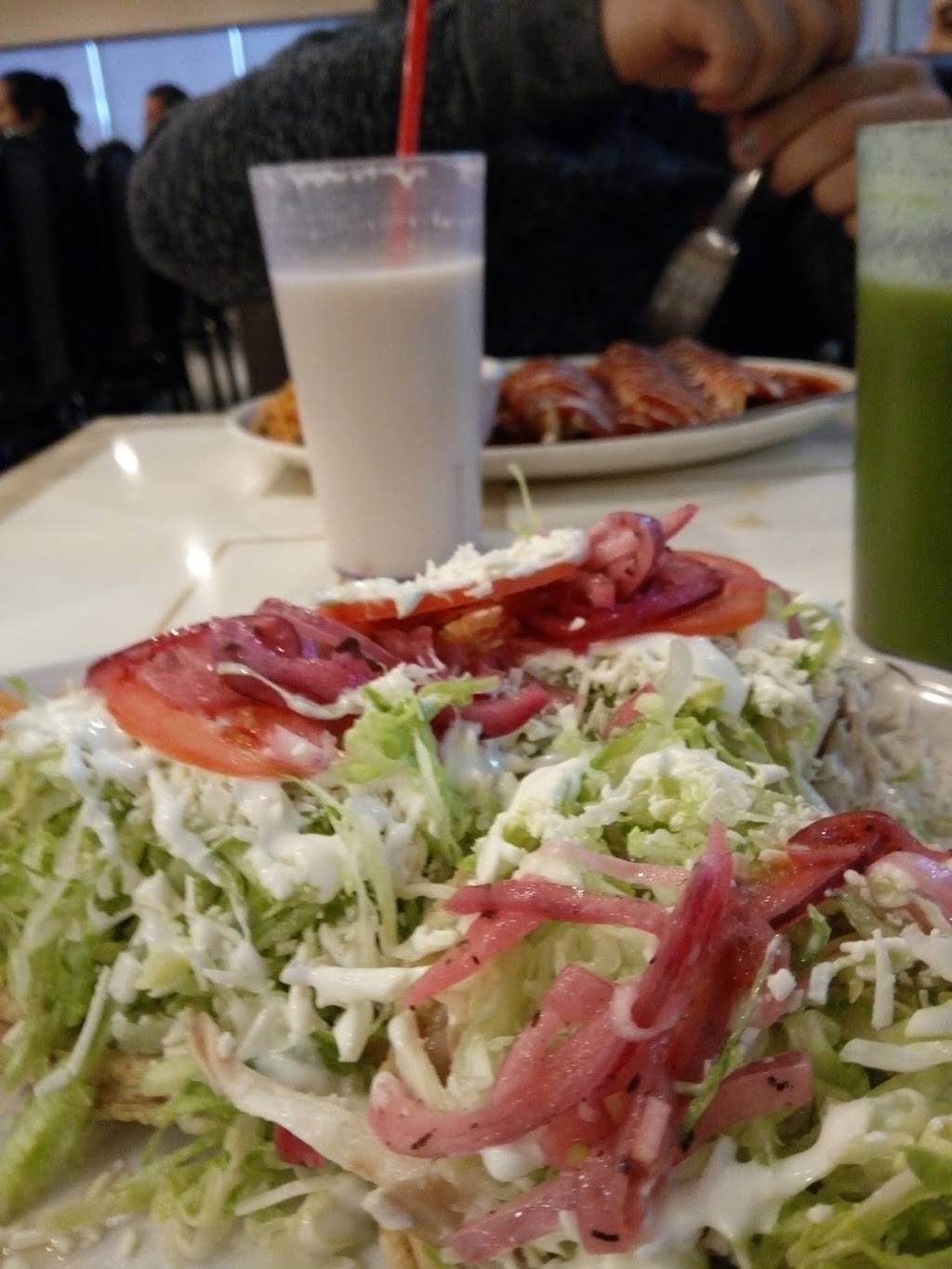 El Sazón de los Abuelos | restaurant | Av. Miguel Hidalgo 448, Zorrilla, 21450 Tecate, B.C., Mexico | 016651226420 OR +52 665 122 6420