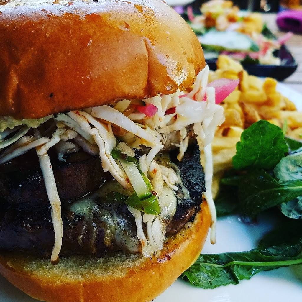 Public House | restaurant | 41971 Main St, Temecula, CA 92590, USA | 9516767305 OR +1 951-676-7305