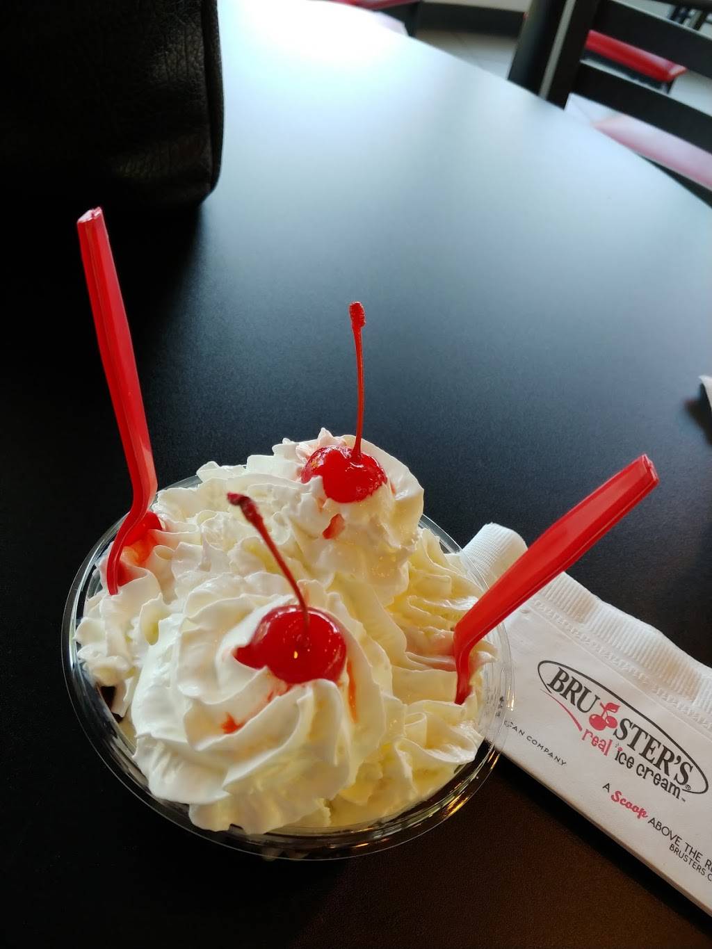 Brusters Real Ice Cream | restaurant | 1400 W Broadway Ave, Maryville, TN 37801, USA | 8659808285 OR +1 865-980-8285