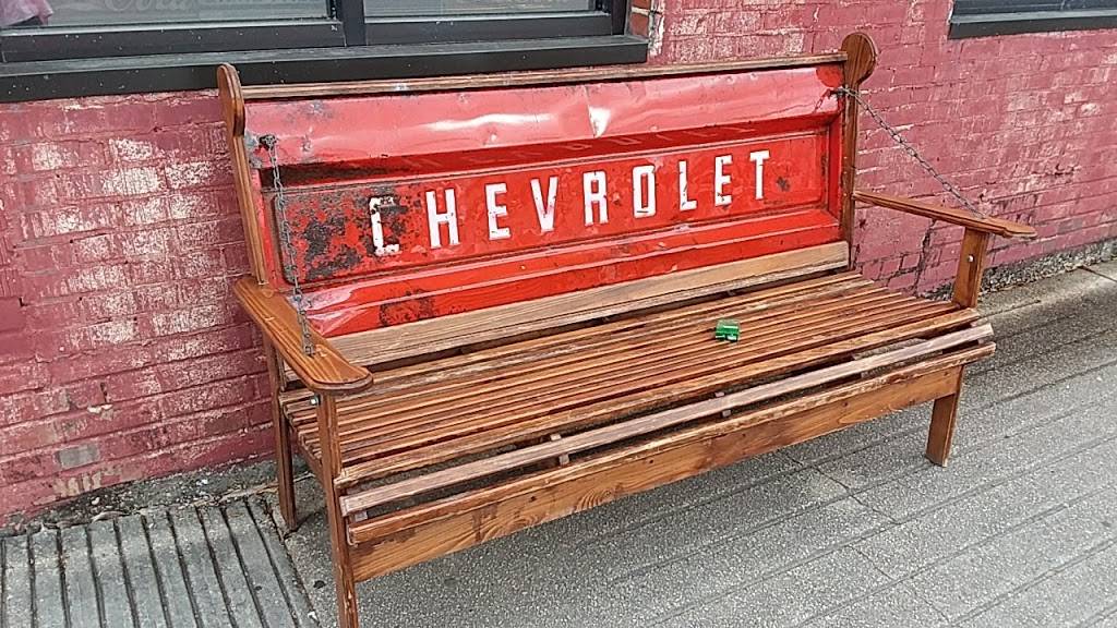 Buck & Johnnys: Eclectic Italian with a Cajun Flair | restaurant | 100 Berard St, Breaux Bridge, LA 70517, USA | 3374426630 OR +1 337-442-6630