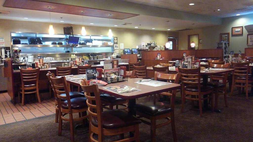 Dennys | restaurant | 1250 Stratford Ave, Dixon, CA 95620, USA | 7076781002 OR +1 707-678-1002