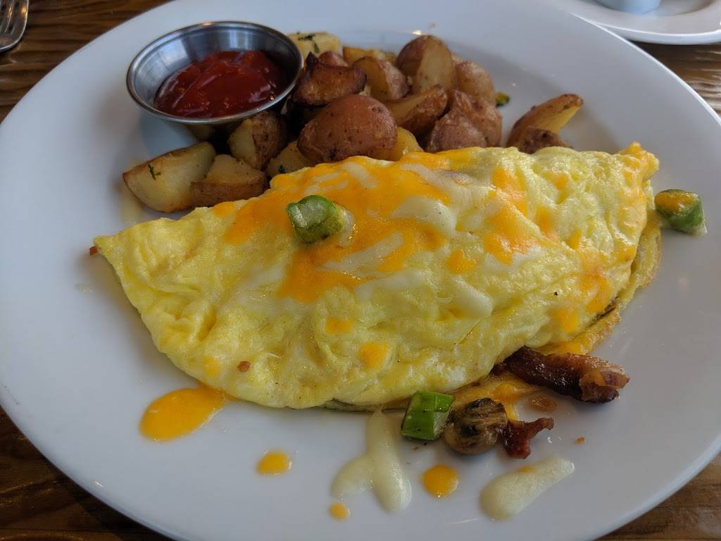 SweetWaters on the River | restaurant | 1000 Valley River Way, Eugene, OR 97401, USA | 5413413462 OR +1 541-341-3462