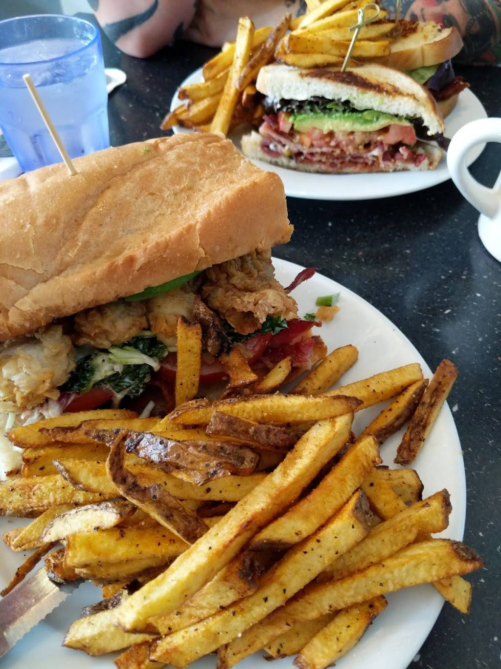 Firehouse Grill | restaurant | 841 Broadway St, Seaside, OR 97138, USA | 5037175502 OR +1 503-717-5502