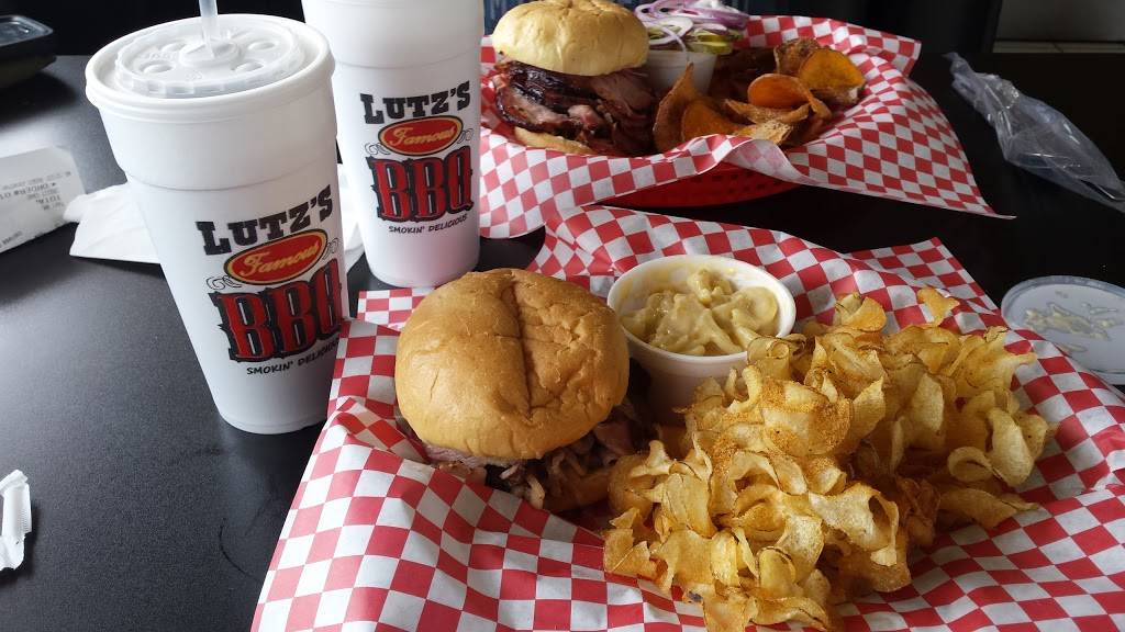 Lutzs BBQ | restaurant | 200 E Nifong Blvd, Columbia, MO 65203, USA | 5734434227 OR +1 573-443-4227