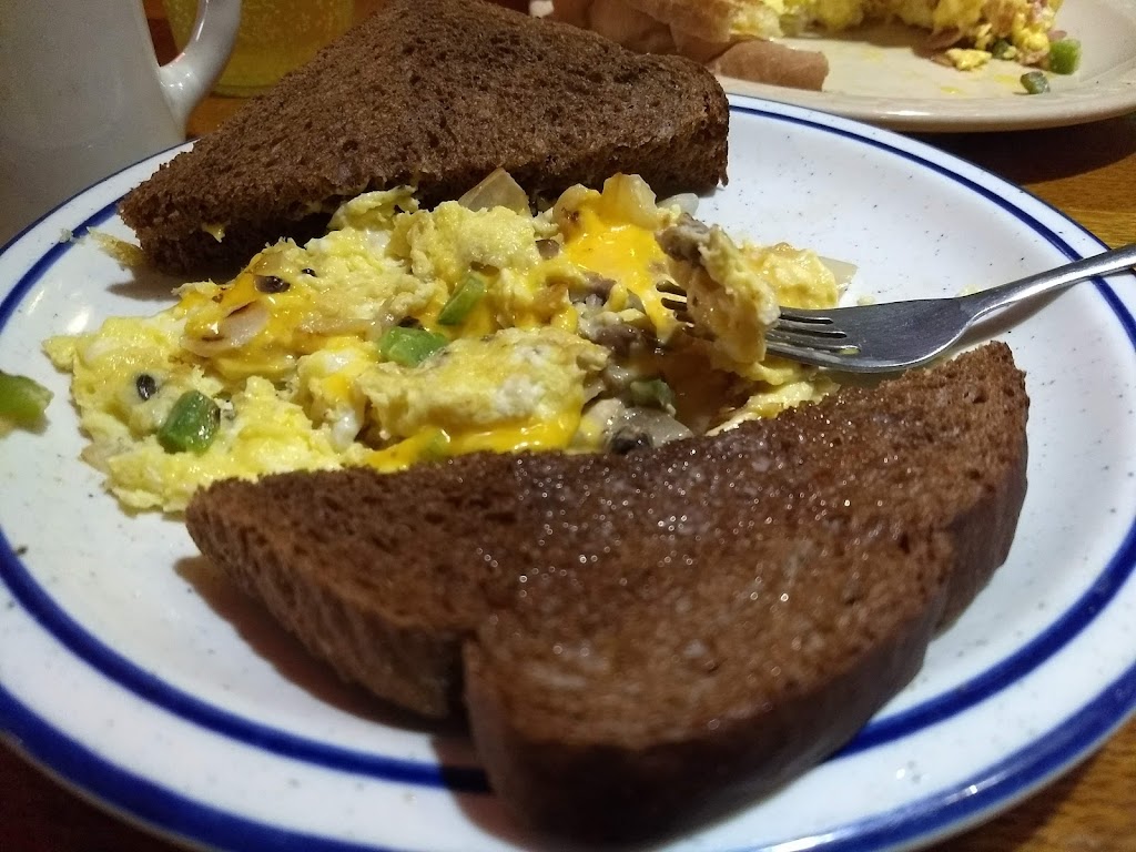 Lindells Chocolate Shoppe | restaurant | 300 S Calumet St, Lake Linden, MI 49945, USA | 9062968083 OR +1 906-296-8083