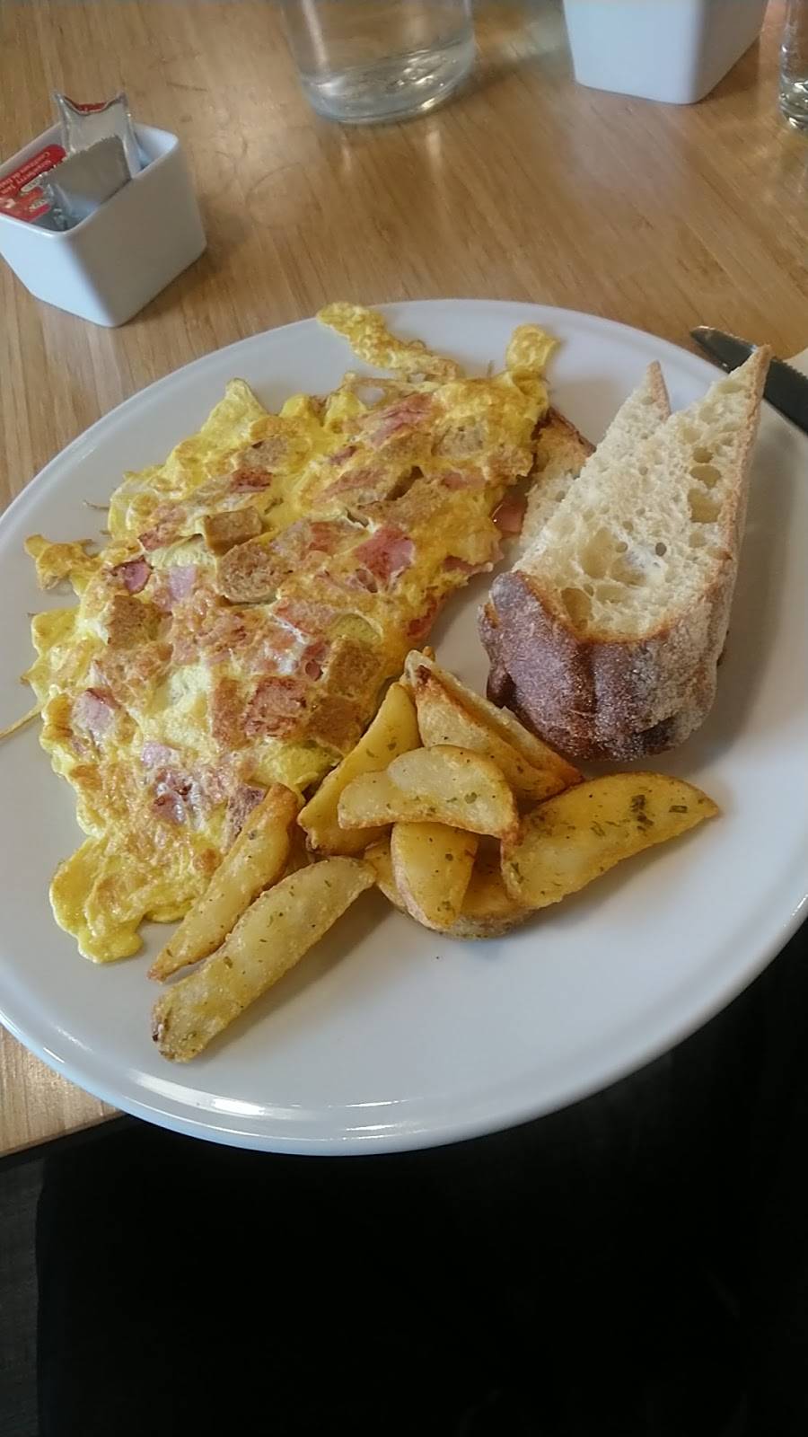 Café Hiraeth | restaurant | 2900 Gibford Dr #114, Ottawa, ON K1V 1C3, Canada | 6136958168 OR +1 613-695-8168