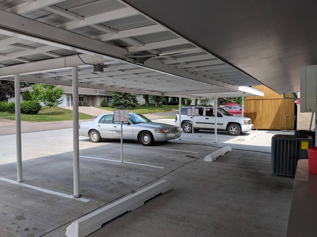 Cedar Inn Drive-In | restaurant | 324 N Grove St, Blue Earth, MN 56013, USA | 5075265612 OR +1 507-526-5612