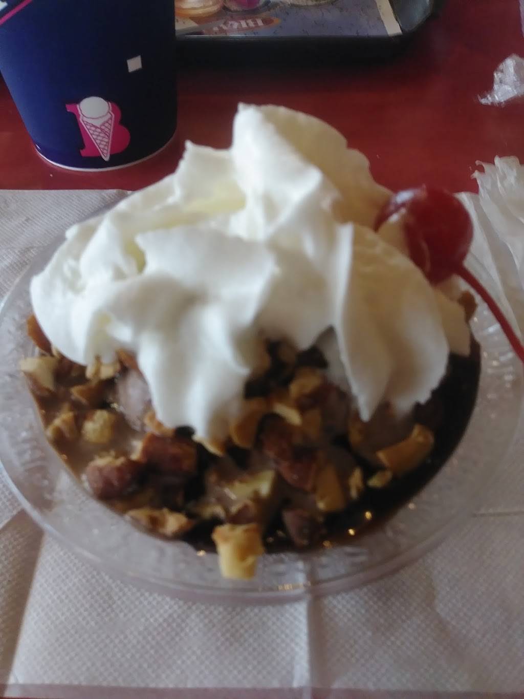 Braums Ice Cream & Burger Restaurant | restaurant | 6601 Wesley St, Greenville, TX 75402, USA | 9034543211 OR +1 903-454-3211